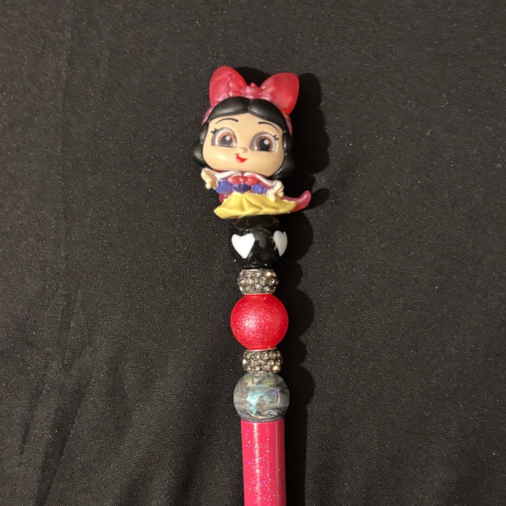 Handmade Disney Doorable Snow White Pen - Picture 2 of 5